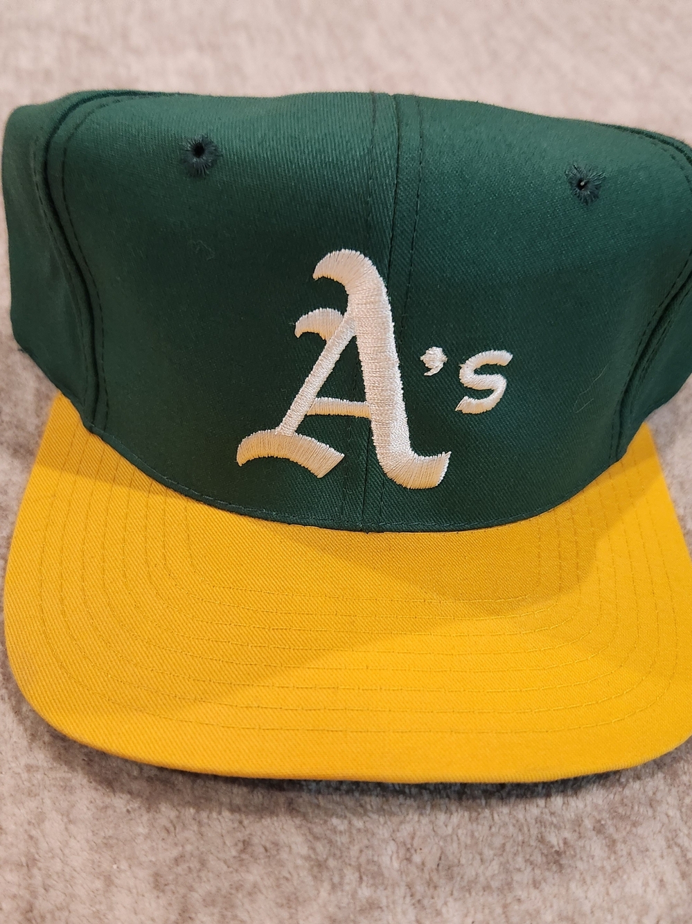 • Vintage 90s Oakland A's Hat Twins Enterprise Green Underbrim Snapback Cap